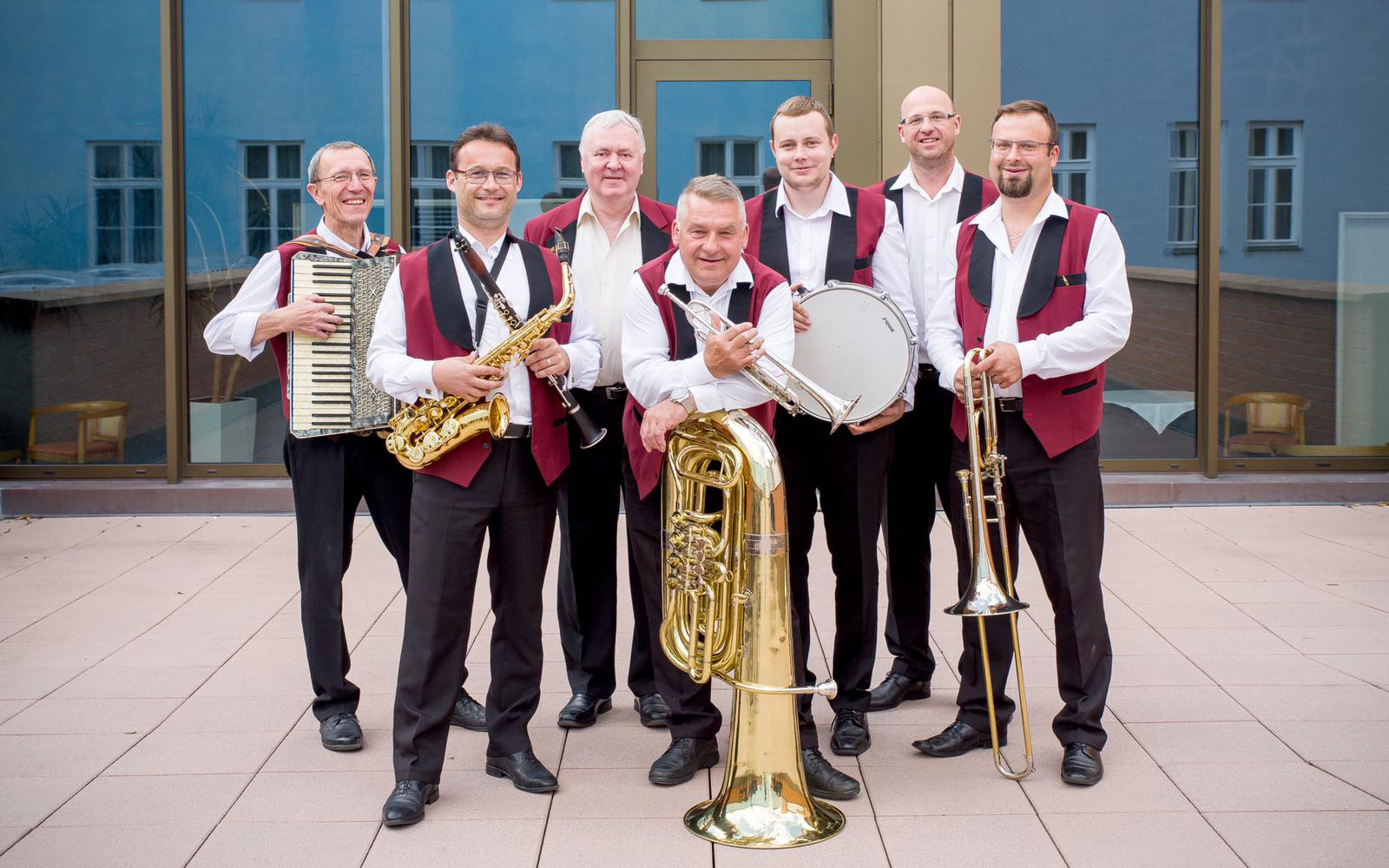 Gruppenfoto der Blaskapelle Doubravanka